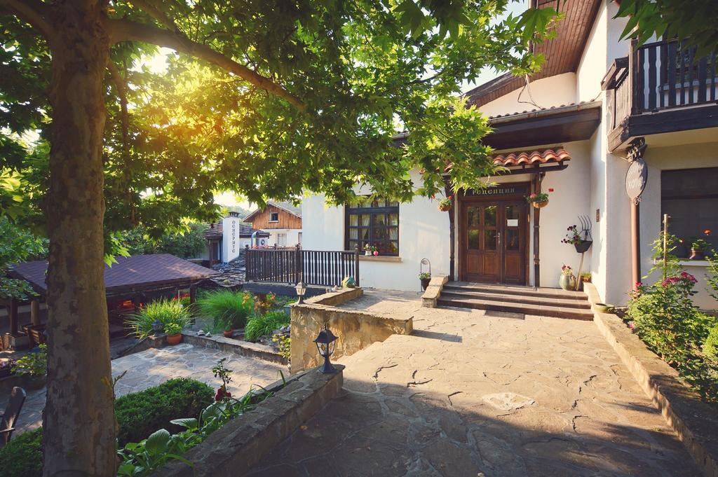 Family Hotel Fenerite Gabrovo Exterior photo