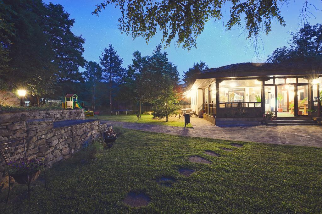 Family Hotel Fenerite Gabrovo Exterior photo