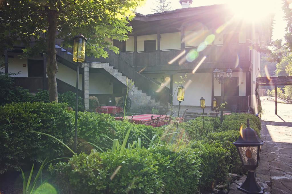 Family Hotel Fenerite Gabrovo Exterior photo